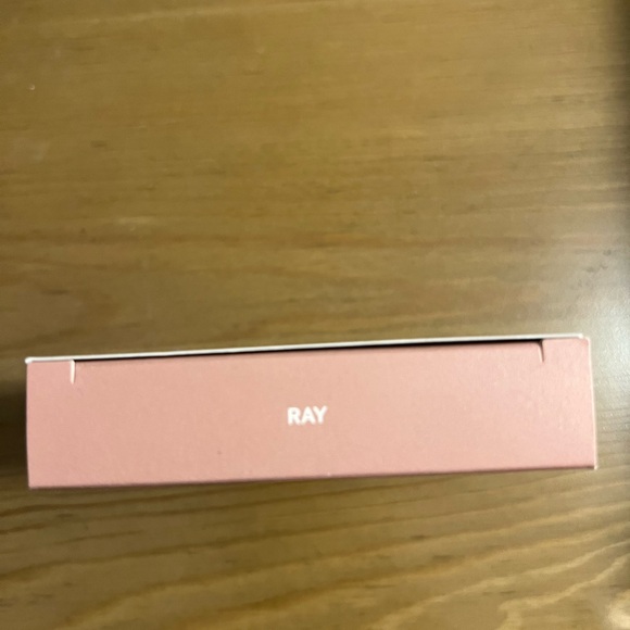 ILIA bronzer in Ray and Highlighter in Decades - Picture 2 of 4